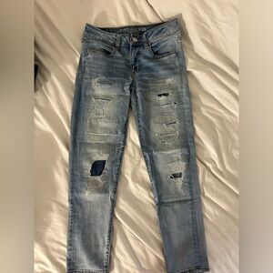 AMERICAN EAGLE RIPPED JEANS